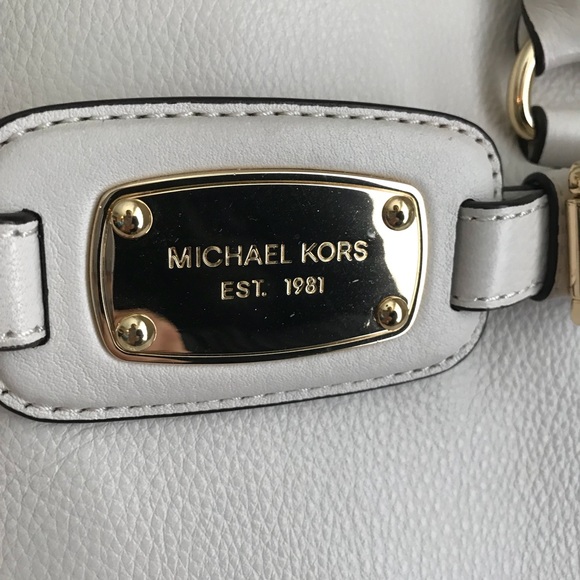 White Michael Kors Hamilton bag ❤️ - Picture 2 of 5